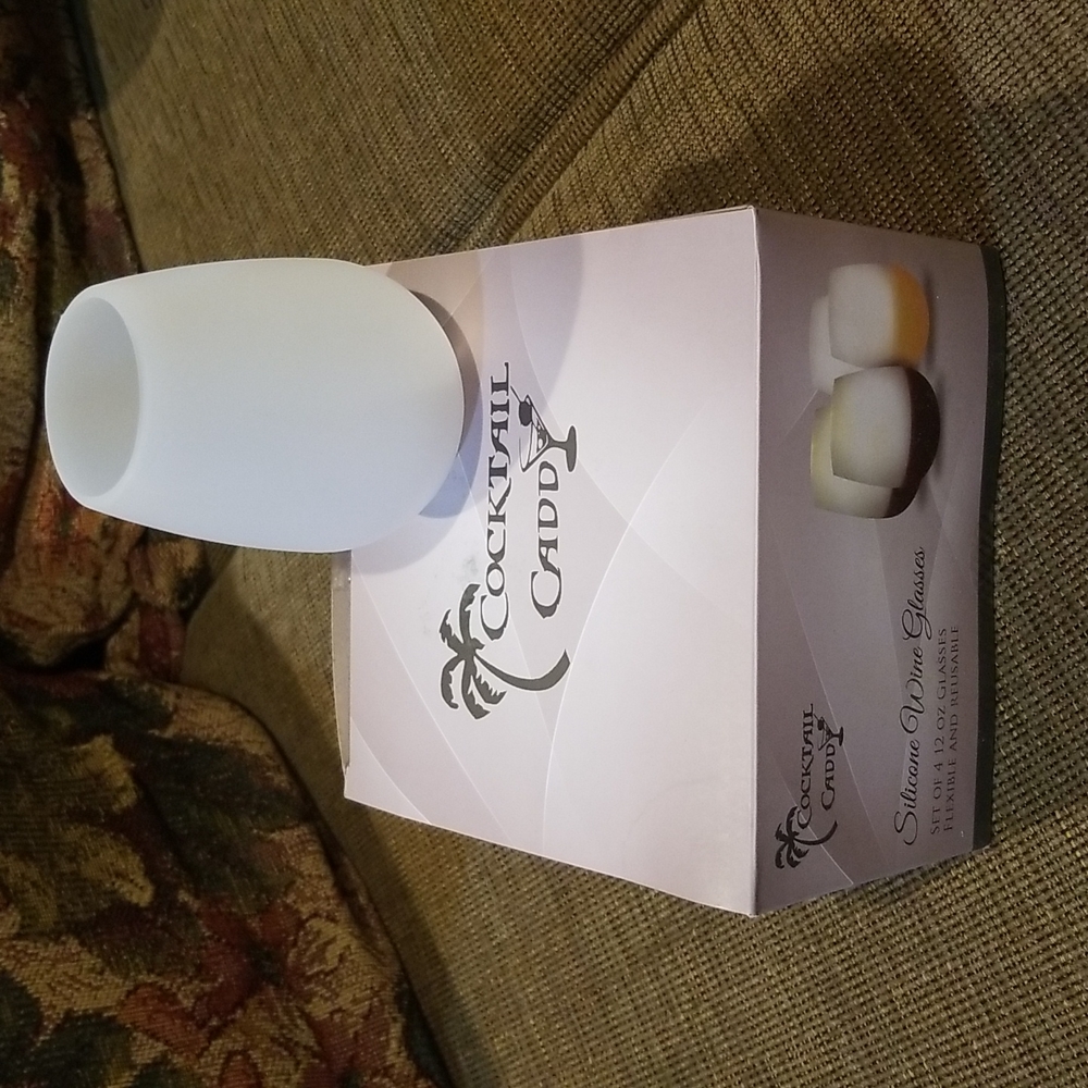 Silicone wine glasses- NWOT